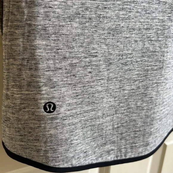 LULULEMON | Insculpt Reversible Hooded Vest Gray and Black Size 6 - Picture 7 of 7